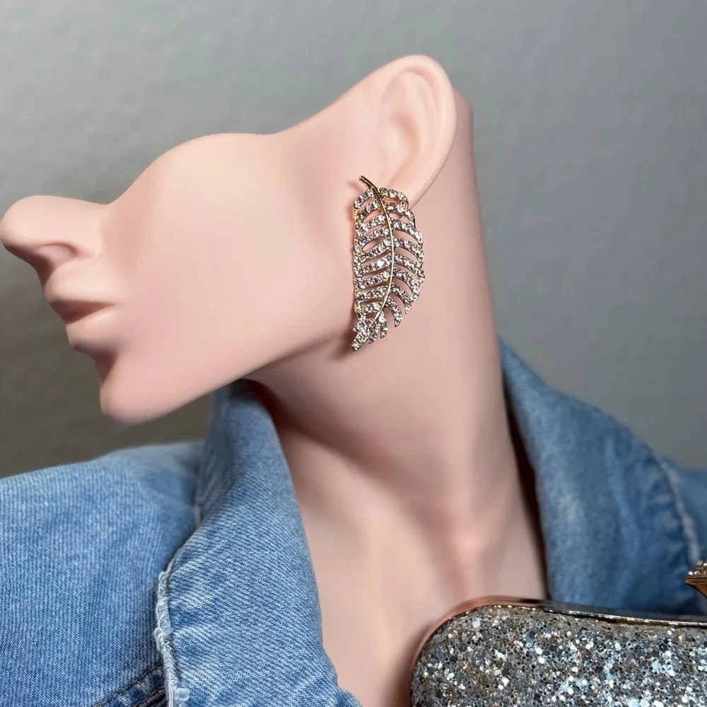 ⚜️ Elegant 18K Gold Plated Leaf Earrings with Cubic Zirconia 💎